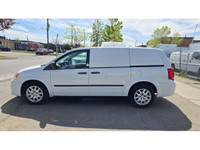 NEW ARRIVAL - CERTIFIED AT NO ADDITIONAL COST - 1 OWNER - CLEAN CARFAX - ONLY 124,000km - 2015 Ram C... (image 3)