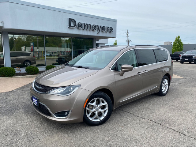 2017 Chrysler Pacifica Touring-L Plus Low Mileage, Well Maint... in Cars & Trucks in Norfolk County