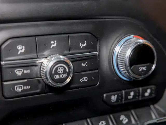 2021 GMC Sierra 1500 AT4 CREW 4X4 V8 *TOIT* NAV CUIR SIÈGES VENT in Cars & Trucks in Laurentides - Image 24