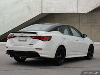 This Nissan Sentra has a trusty Regular Unleaded I-4 2.0 L/122 engine powering it's smooth transmiss... (image 4)