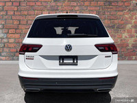 Only 10 Miles! This Volkswagen Tiguan has a durable Intercooled Turbo Regular Unleaded I-4 2.0 L/121... (image 3)