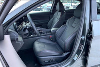 Bose Premium Audio W/8 Spkrs,leather Sport Seats,18 Inch Alloy Wheels,strg Whl Mounted Paddle Shiftr... (image 8)