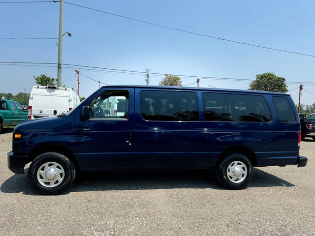 2014 Ford Econoline Wagon 15 Passenger in Cars & Trucks in Oakville / Halton Region - Image 2
