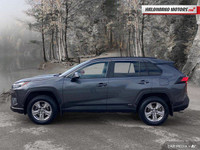 Engine: Gas/Electric 4cyl 2.5L L/100Km City: 5.8 L/100Km Hwy: 6.3 Safety Equipment Electronic Stabil... (image 1)