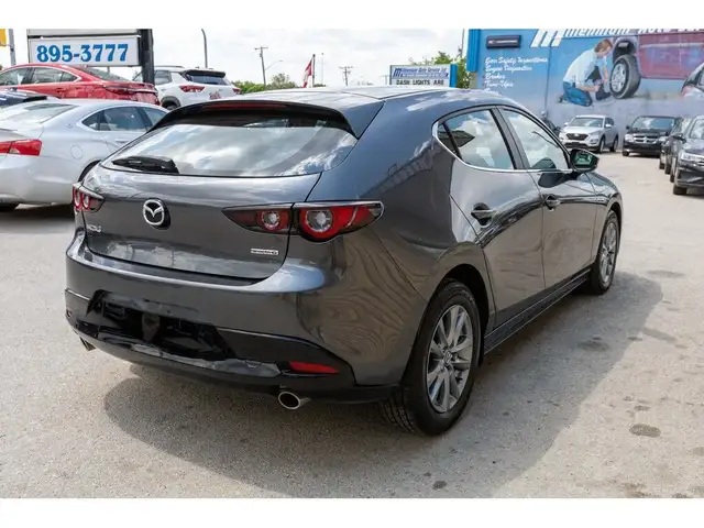 2023 Mazda Mazda3 Sport GX | HTD SEATS | CARPLAY | ONE OWNER CLE in Cars & Trucks in Winnipeg - Image 10