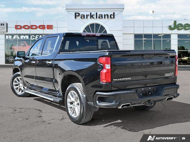 2019 Chevrolet Silverado 1500 High Country Crew 4x4 6.2L Suroof in Cars & Trucks in St. Albert - Image 4