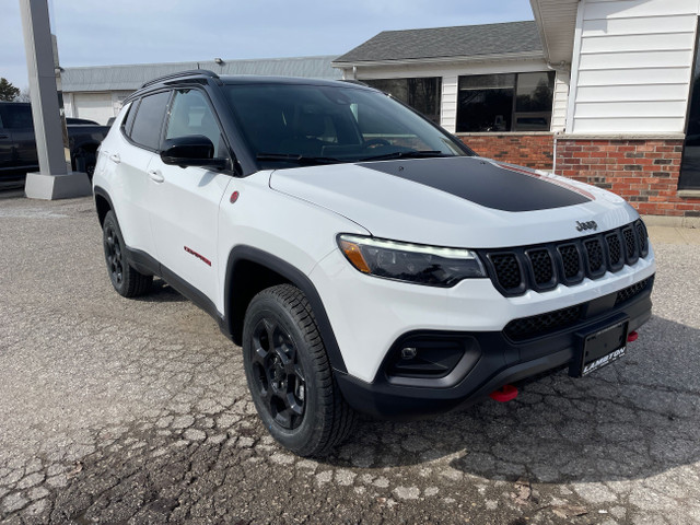 2023 Jeep Compass TRAILHAWK ELITE Powerful Turbo SUV with Gloss  in Cars & Trucks in Sarnia