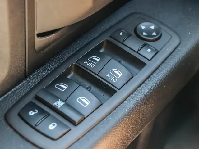 2023 RAM 1500 Classic Tradesman HEMI 5.7L V8 | Night Edition... dans Autos et camions dans London - Image 16