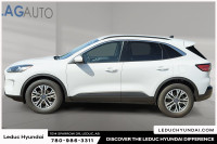 2020 Ford Escape SEL Oxford White 8-Speed Automatic Leduc Hyundai is Leduc's pre-owned Hyundai desti... (image 4)