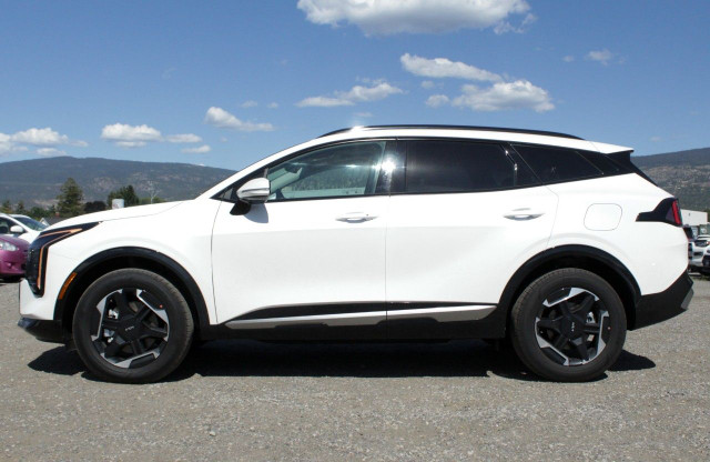 2026 Kia Sportage Hybrid in Cars & Trucks in Penticton - Image 3