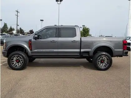 2024 Ford F-350 HARLEY DAVIDSON in Cars & Trucks in Edmonton - Image 9