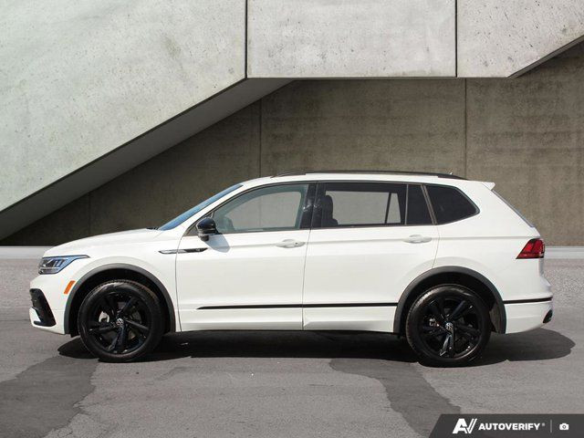 2024 Volkswagen Tiguan Comfortline R-Line Black Edition | in Cars & Trucks in Hamilton - Image 2