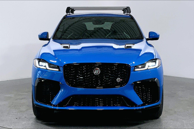 2023 Jaguar F-PACE P550 AWD SVR in Cars & Trucks in Delta/Surrey/Langley - Image 2