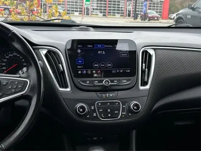 2021 Chevrolet Malibu SPORT EDITION 1OWNER PANORAMIC LOADED WE F in Cars & Trucks in London - Image 13