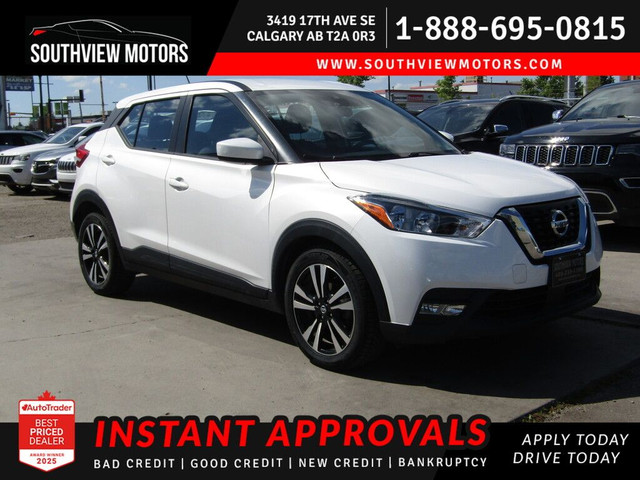 2020 Nissan Kicks SV FWD CARPLAY/NAVI/B.CAMERA/BLIND SPOT ASSIST in Cars & Trucks in Calgary