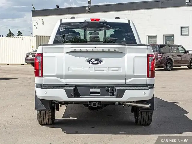 2025 Ford F-150 Platinum dans Autos et camions dans Ville d’Edmonton - Image 7