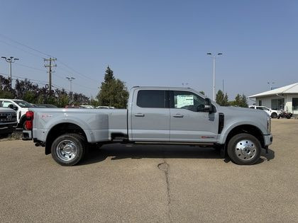 2025 Ford F-450 SUPER DUTY PLATINUM DRW w/FX4 PKG, UPFIT SWITCHE in Cars & Trucks in Edmonton - Image 2