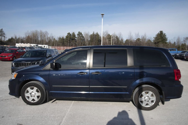 2013 DODGE GRAND CARAVAN SE in Cars & Trucks in Oshawa / Durham Region - Image 2