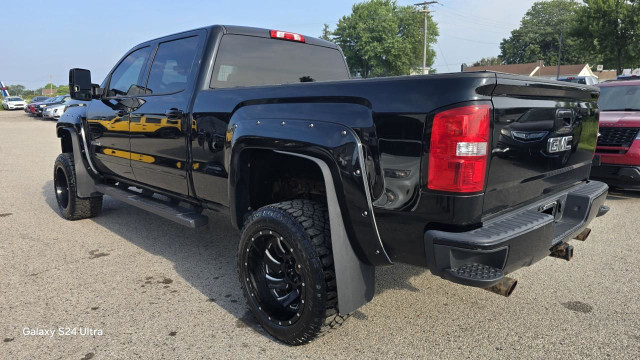 2017 GMC Sierra 1500 SLE in Cars & Trucks in London - Image 3