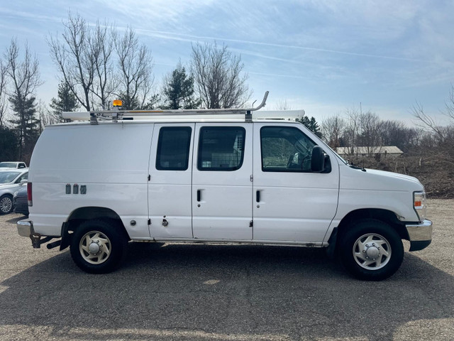 2010 Ford Econoline Cargo Van E-350 in Cars & Trucks in Oakville / Halton Region - Image 3