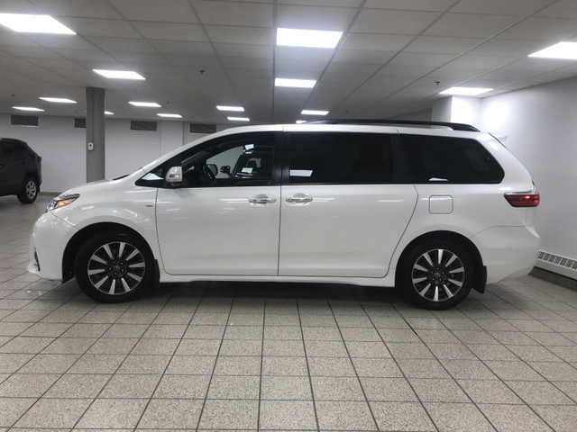 2018 Toyota Sienna XLE AWD 7-PASS in Cars & Trucks in Calgary - Image 3