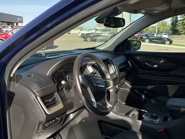 2022 GMC Terrain Denali AWD - Remote Start, OnStar, Cruise Contr dans Autos et camions dans Comté de Strathcona - Image 16