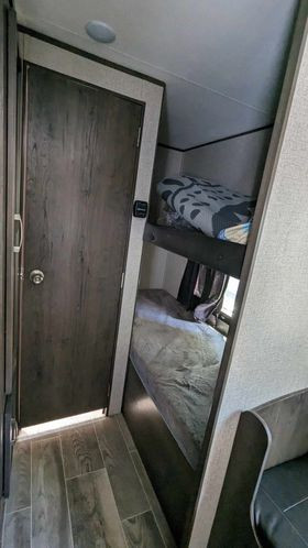 2021 ROULOTTE JAYCO JAY FLIGHT 21 PIED BUNK BED COUCHE 5 in Travel Trailers & Campers in Québec City - Image 3