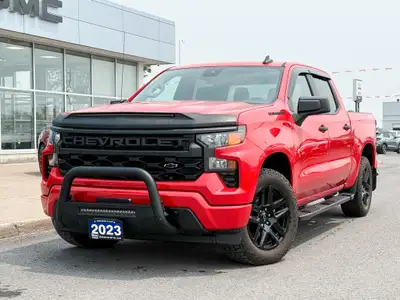$375 bi-weekly for 84 months @ 7.99% OACThis one-owner, clean Carfax Silverado Custom turns heads in...