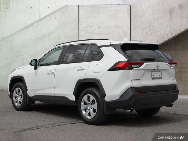 2021 Toyota RAV4 LE | AWD | NO ACCIDENTS | HEATED SEATS in Cars & Trucks in Hamilton - Image 3