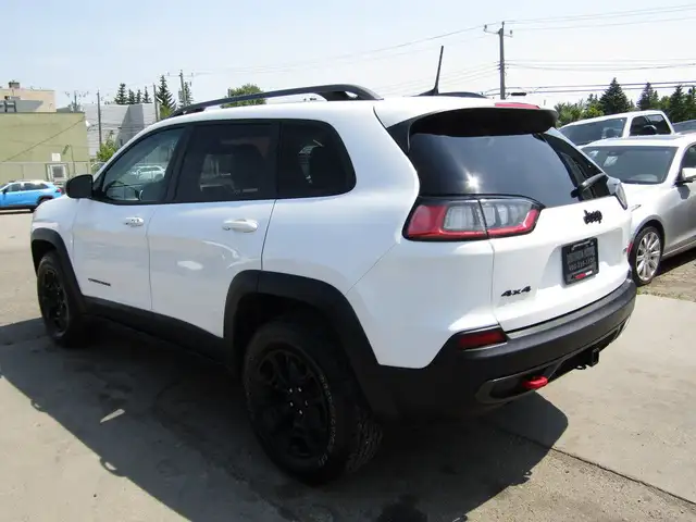 2019 Jeep Cherokee TRAILHAWK ELITE 4x4 B.S.A/NAV/CAM/PANOROOF/73 in Cars & Trucks in Calgary - Image 12