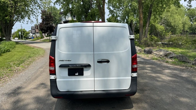 2017 Mercedes-Benz Metris fourgonnette utilitaire 126 in Cars & Trucks in Laval / North Shore - Image 4