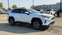 Experience the pinnacle of efficiency and premium features in this 2025 Toyota RAV4 Hybrid Limited.... (image 6)