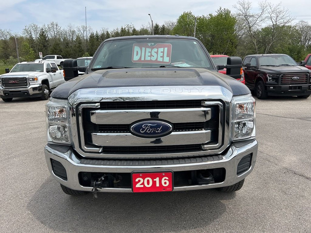  2016 Ford F-250 XLT! CREW CAB LONG BOX! CLEAN CARFAX! 6 PASS! in Cars & Trucks in London - Image 3