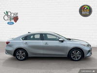 - PREVIOUS DAILY RENTAL - - ACCIDENT FREE - HEATED CLOTH SEATS - HEATED STEERING WHEEL - LANE KEEPIN... (image 6)