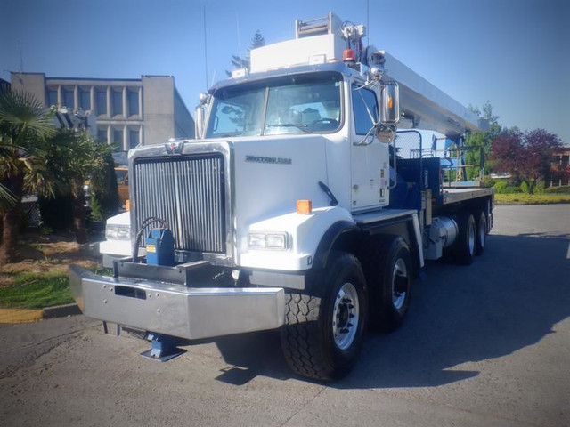 2015 western-star W4800TS Flat Deck Crane Truck Air Brakes Diese in Heavy Trucks in Richmond - Image 2