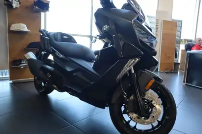 2025 BMW C 400 GT Blackstorm metallic Enhances every kilometer Mid-size scooter for maxi-size requir...