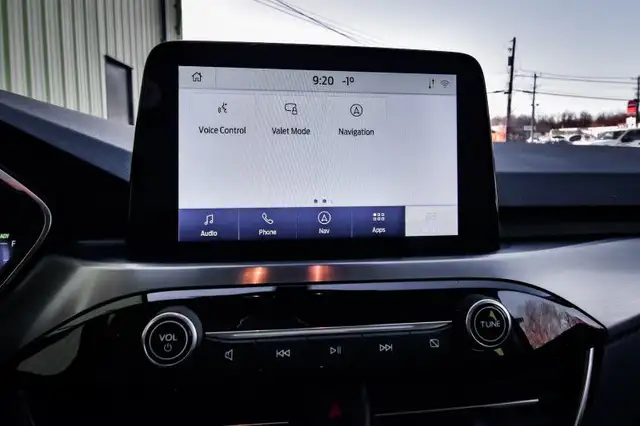 2021 Ford Escape Titanium Hybrid AWD • NAVIGATION • PREM. AUDIO in Cars & Trucks in Kingston - Image 29