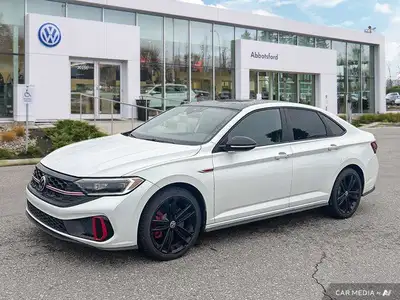 This Volkswagen Jetta GLI delivers a Intercooled Turbo Premium Unleaded I-4 2.0 L/121 engine powerin...