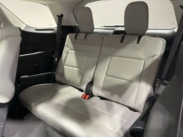 2025 Ford Explorer Active in Cars & Trucks in Strathcona County - Image 25