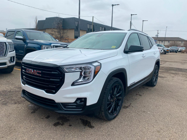 2024 GMC Terrain SLT in Cars & Trucks in Grande Prairie