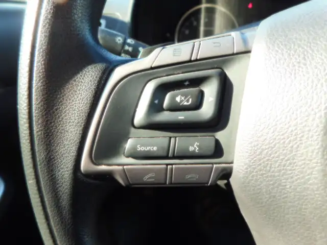 Subaru Impreza Premium 2016 in Cars & Trucks in City of Montréal - Image 30