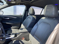 CLEAN CARFAX, ONE OWNER, LOW KM, Leather, Remote Start, Power Lift, Heated Seats, Wireless Charging,... (image 7)