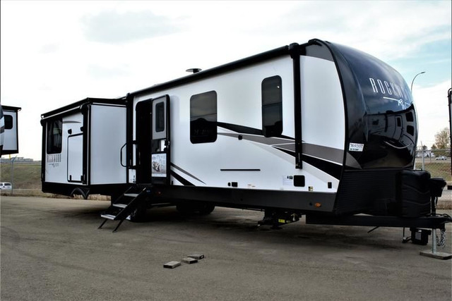 2023 Forest River Rockwood Signature 8332SB in Travel Trailers & Campers in Strathcona County