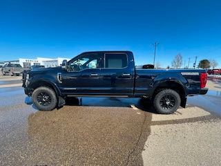 2022 Ford Super Duty F-350 SRW Platinum in Cars & Trucks in Medicine Hat - Image 2