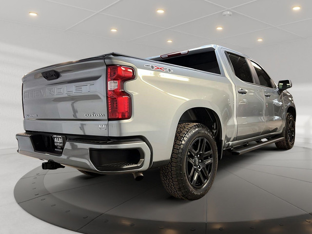 2023 Chevrolet Silverado 1500 CUSTOM CREW CAB 4X4 in Cars & Trucks in Laval / North Shore - Image 4