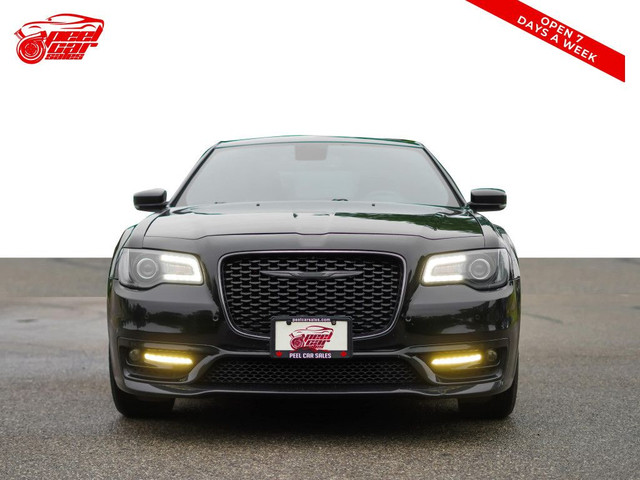2022 Chrysler 300 S V6, Panoramic Roof, Apple Carplay, Alloys. in Cars & Trucks in Mississauga / Peel Region - Image 2