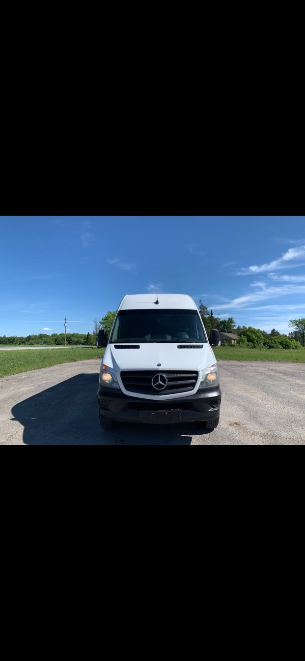 2014 Mercedes-Benz Sprinter Van Basic in Cars & Trucks in City of Toronto - Image 4