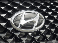 This Hyundai Venue has a dependable Regular Unleaded I-4 1.6 L/98 engine powering this Variable tran... (image 8)