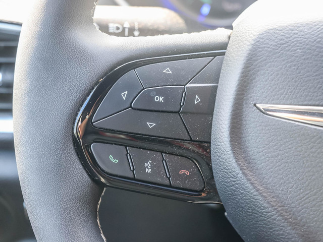 2024 Chrysler Pacifica Hybrid Select in Cars & Trucks in London - Image 4
