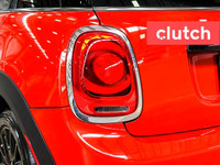 NO ACCIDENTS / CLEAN CARFAX / 1 OWNER / Auto Dimming Rearview Mirror, Front Heated Seats, Climate Co... (image 9)